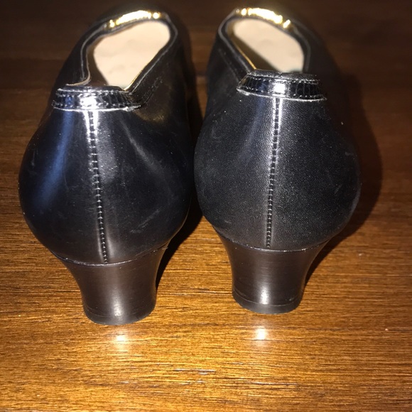 Salvatore Ferragamo Black flats Size 9.5 - Picture 9 of 14